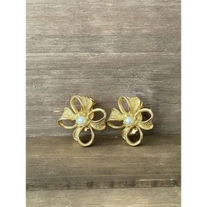 Vintage Pearl Flower Clip-On Earrings - Gold Tone Metal Faux Stone